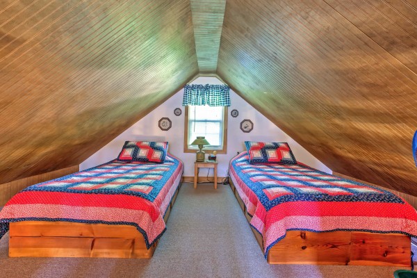 Cabin Rental Honeymoon cabin